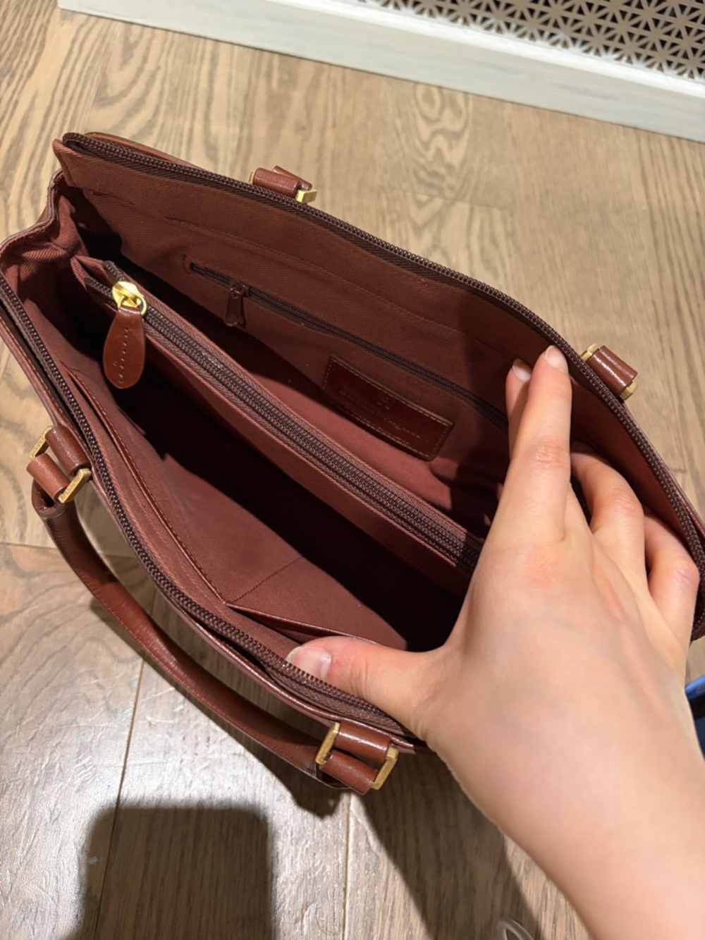 Vintage Etienne Aigner Bag - Picture 5 of 9